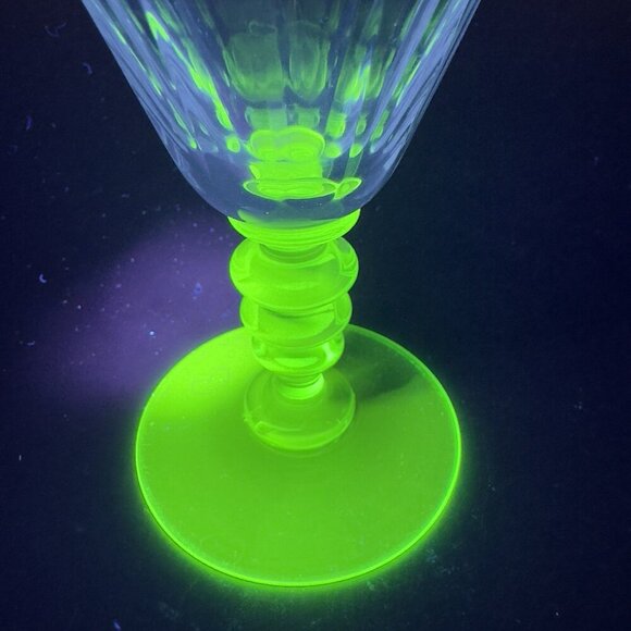 Seneca Theodule Clear Top Green Uranium Stem Optic Cut Top Goblet Cup Single VTG - Picture 2 of 14